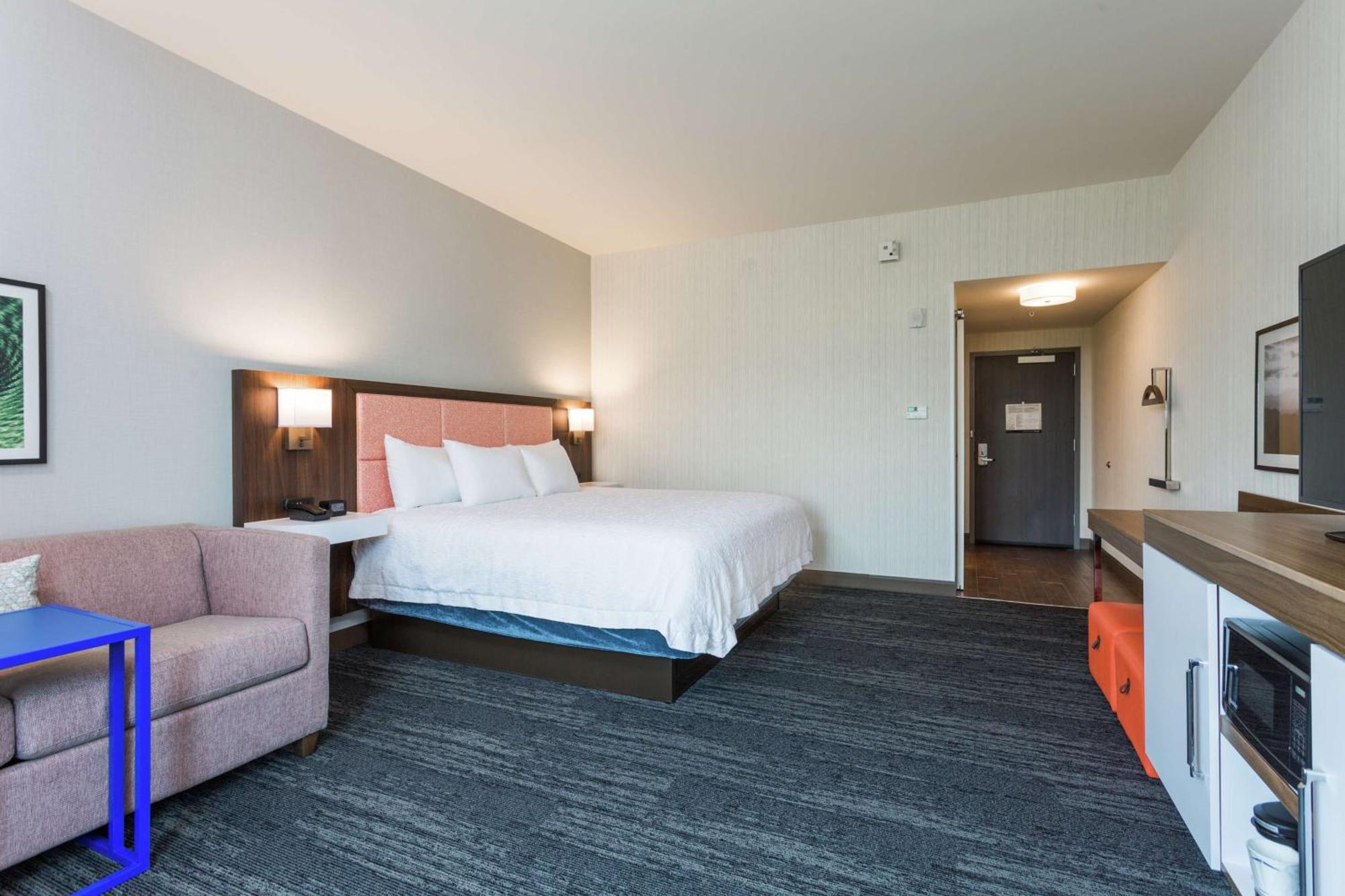 Hampton Inn Cumberland Exterior photo