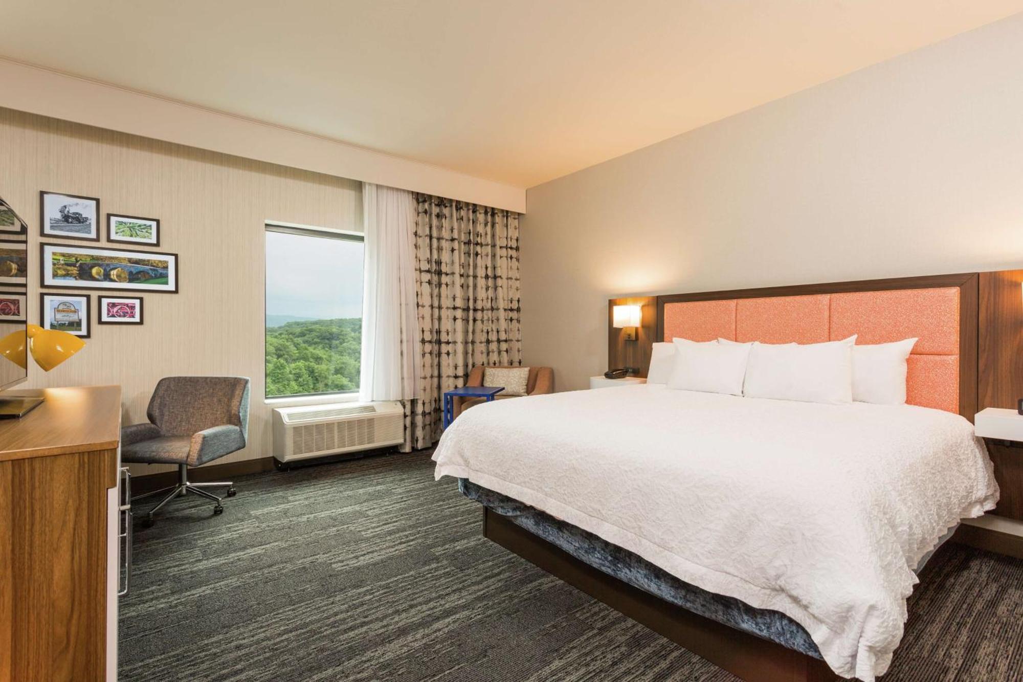 Hampton Inn Cumberland Exterior photo